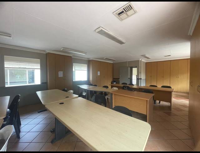 1,487M² BUSINESS CENTRE FOR SALE IN ERASMIA